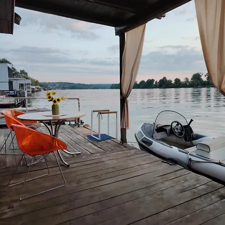 Zmajevo Gnezdo Ii Water House Villa Belgrade