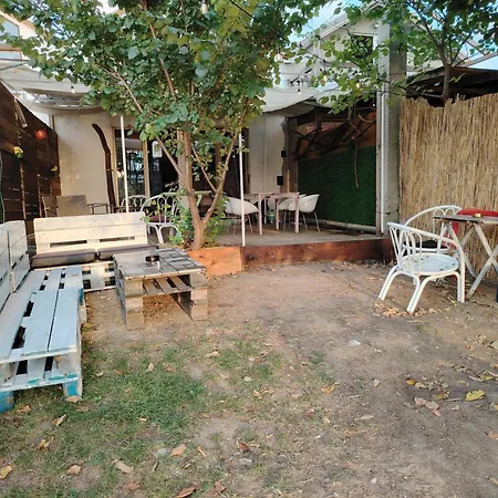 Zmajevo Gnezdo Ii Water House Belgrade