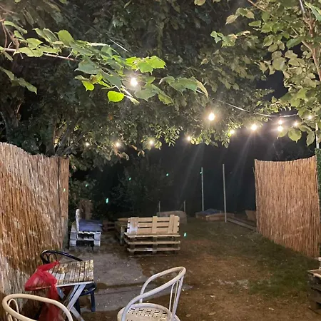 Zmajevo Gnezdo Ii Water House * Belgrade