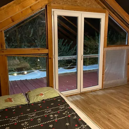 Zmajevo Gnezdo Ii Water House