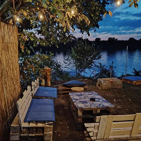 Zmajevo Gnezdo Ii Water House Villa *