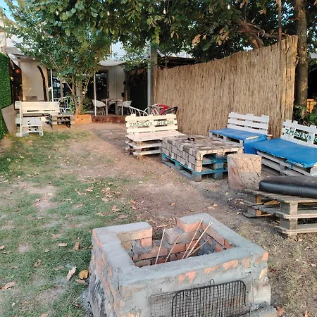 Zmajevo Gnezdo Ii Water House Villa Belgrade